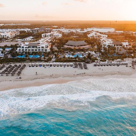 Hard Rock Hotel & Casino Punta Cana (Adults Only) מראה חיצוני תמונה Aerial view of the resort