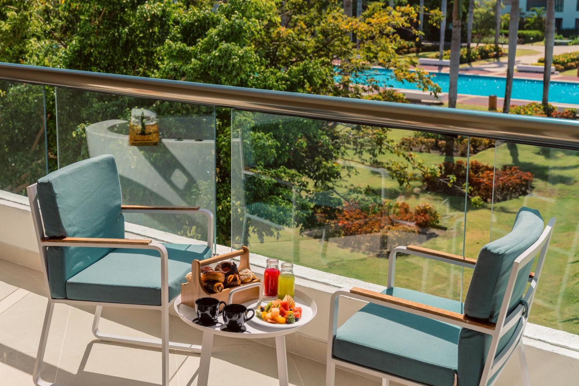 Hard Rock Hotel & Casino Punta Cana (Adults Only) מראה חיצוני תמונה A balcony at the hotel