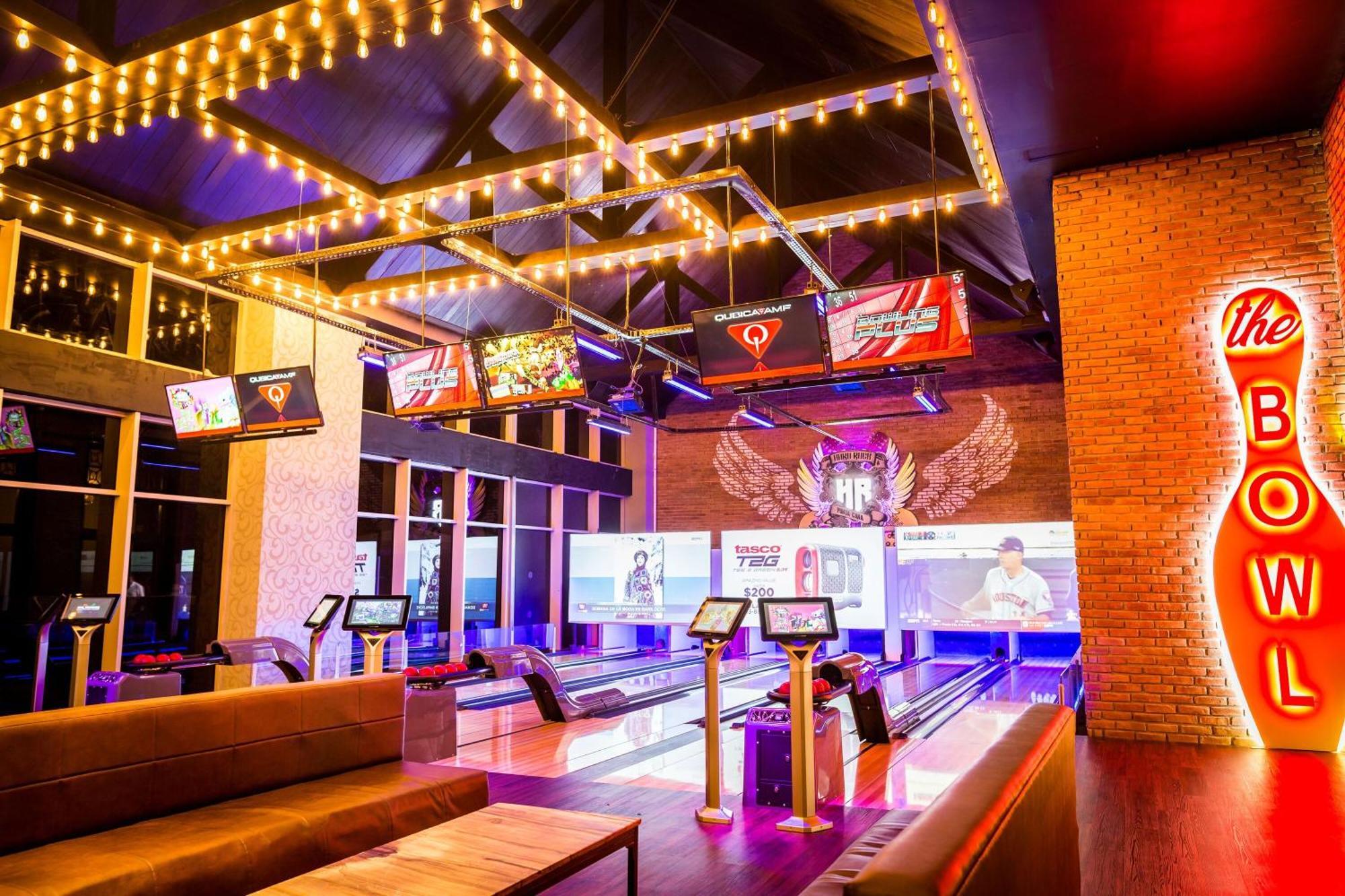 Hard Rock Hotel & Casino Punta Cana (Adults Only) מראה חיצוני תמונה The interior of a typical bowling alley