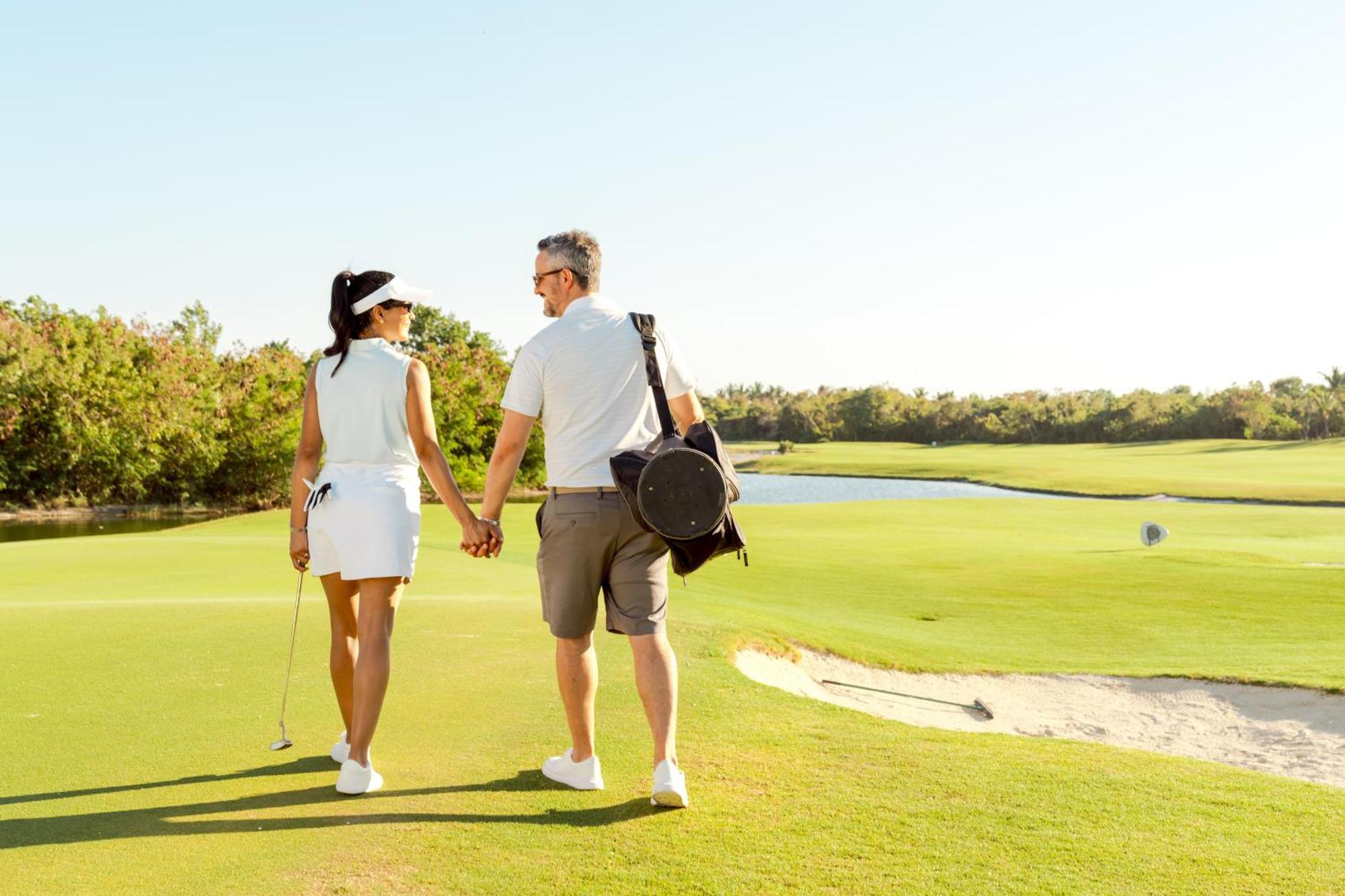 Hard Rock Hotel & Casino Punta Cana (Adults Only) מראה חיצוני תמונה Golfers at the Ocean Club