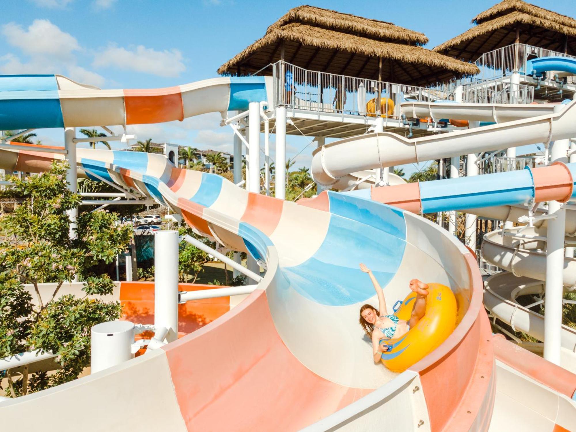 Hard Rock Hotel & Casino Punta Cana (Adults Only) מראה חיצוני תמונה A water slide at Xel-Há