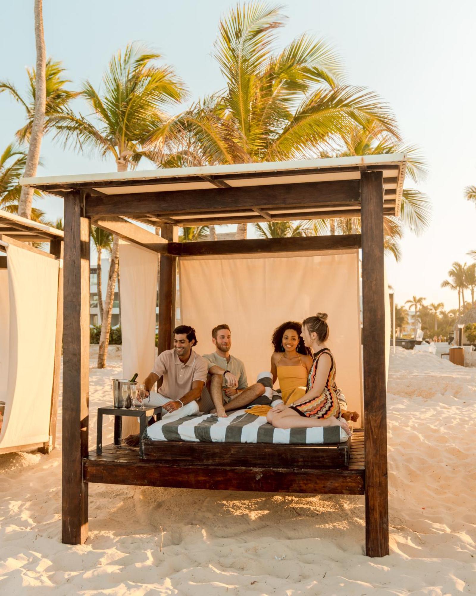 Hard Rock Hotel & Casino Punta Cana (Adults Only) מראה חיצוני תמונה Cabana at the beach